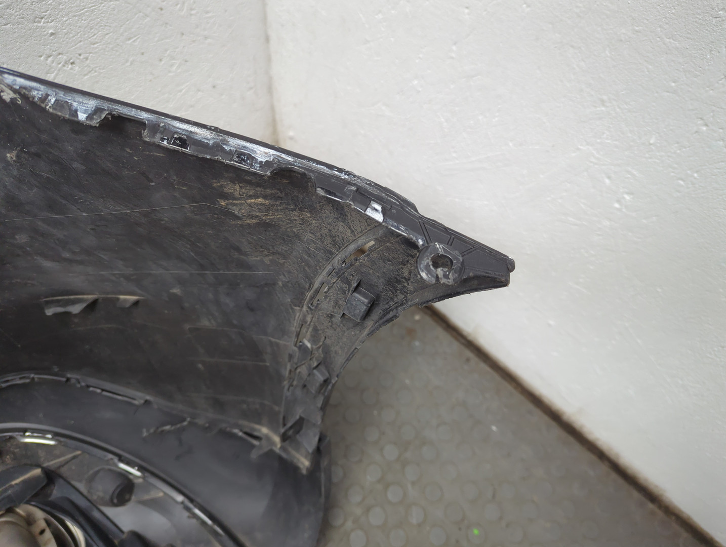 Бампер задний