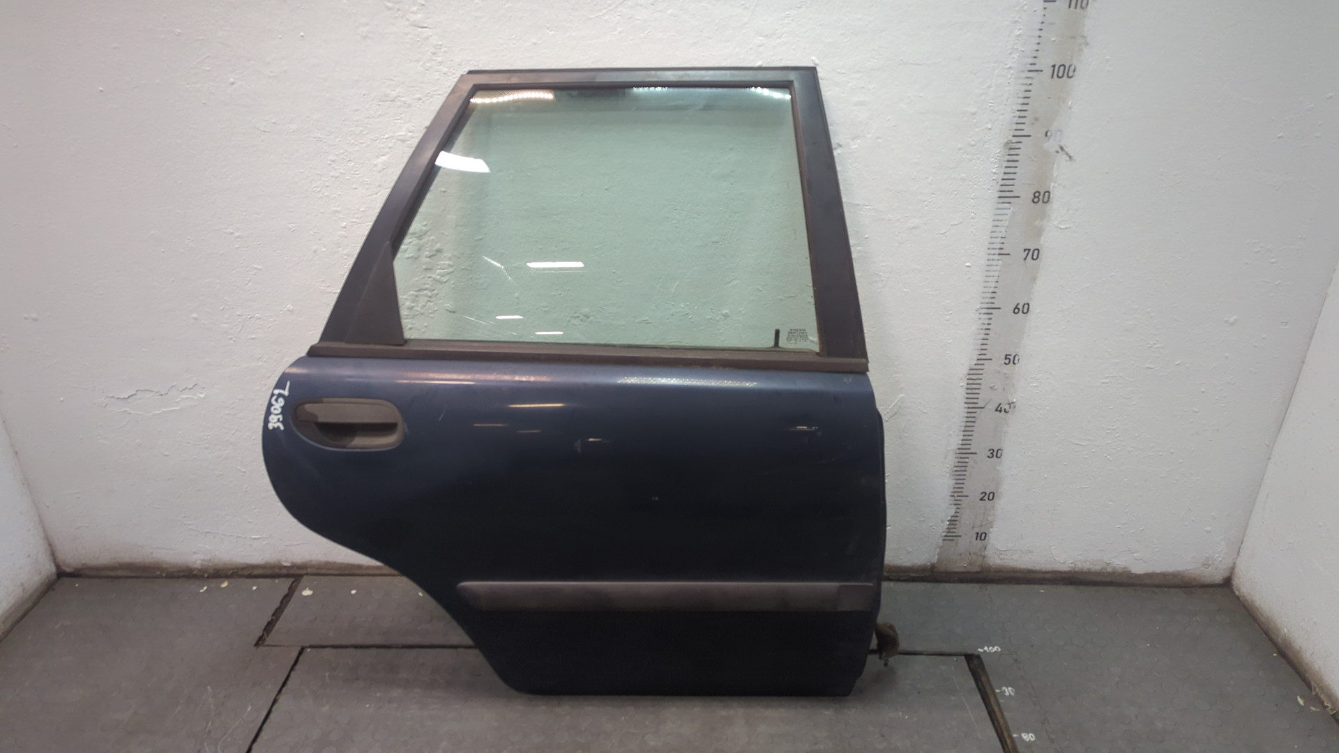 Дверь задняя правая