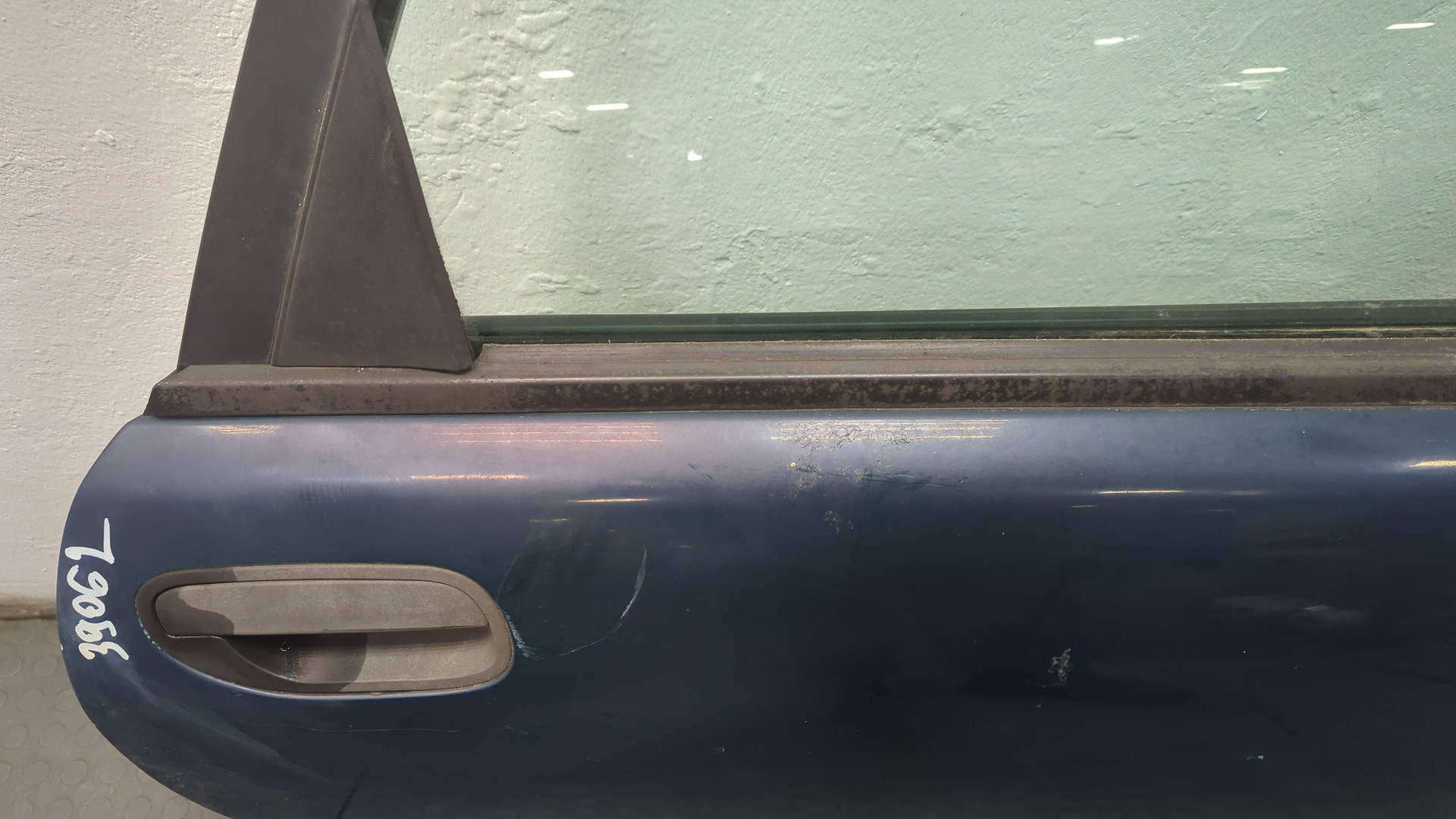 Дверь задняя правая