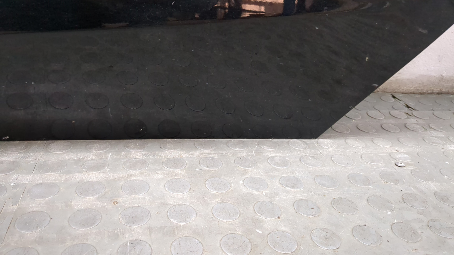 Дверь задняя левая