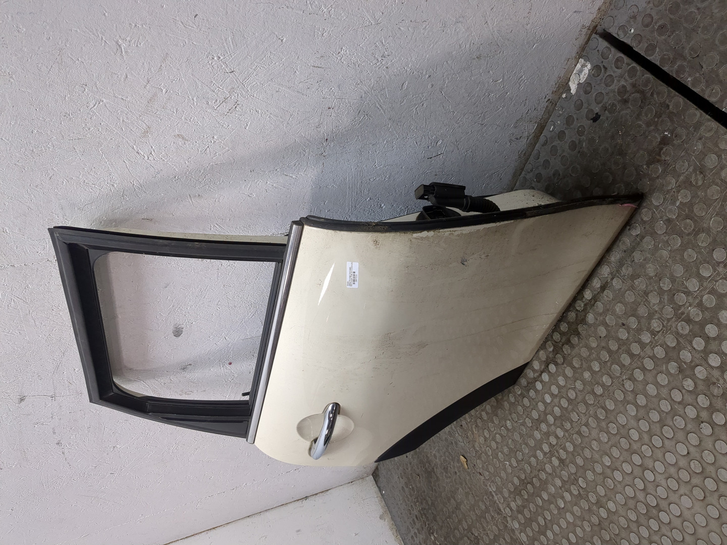 Дверь задняя правая