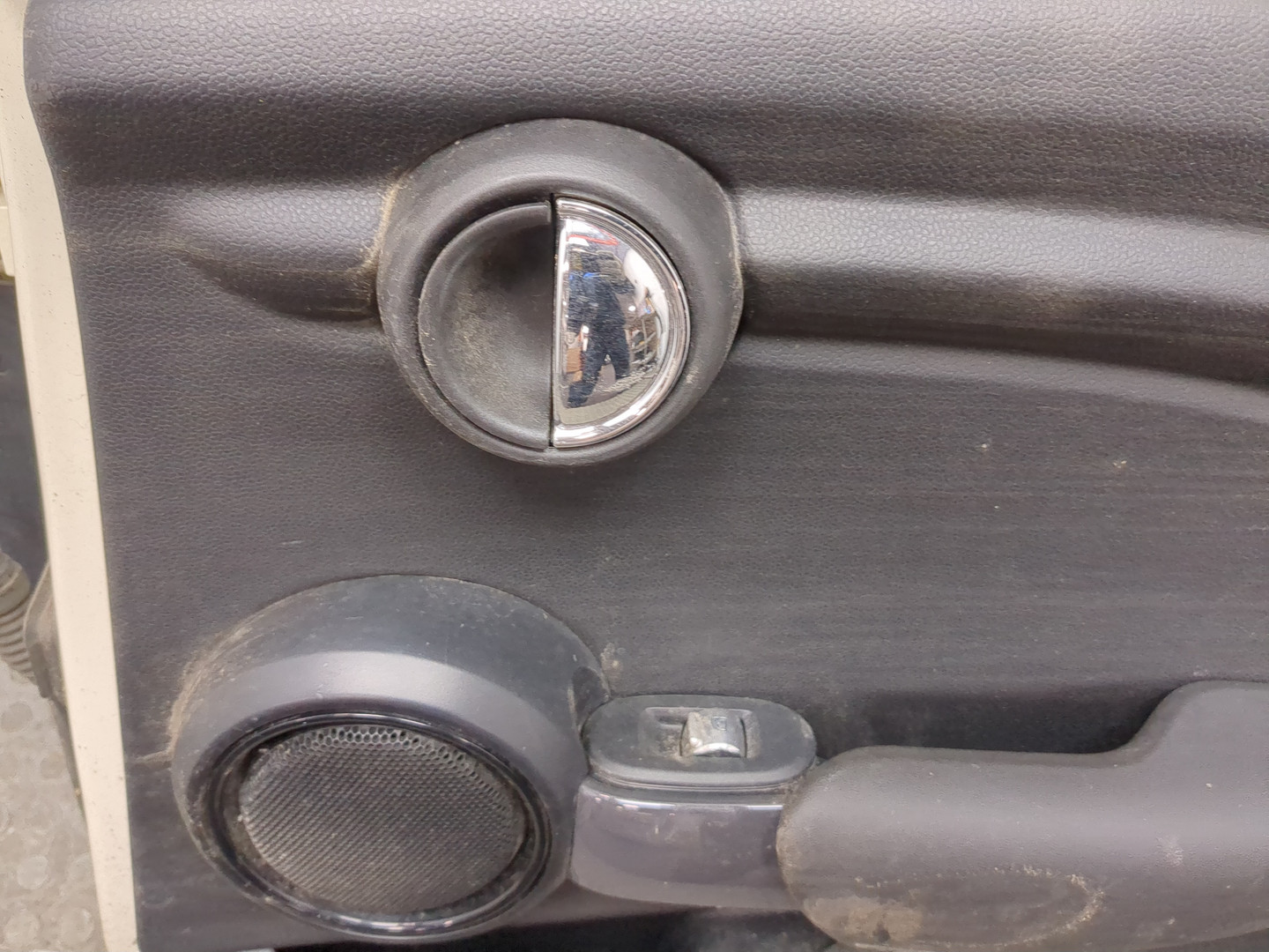 Дверь задняя правая