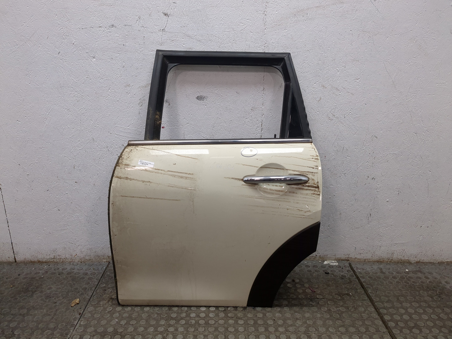 Дверь задняя левая