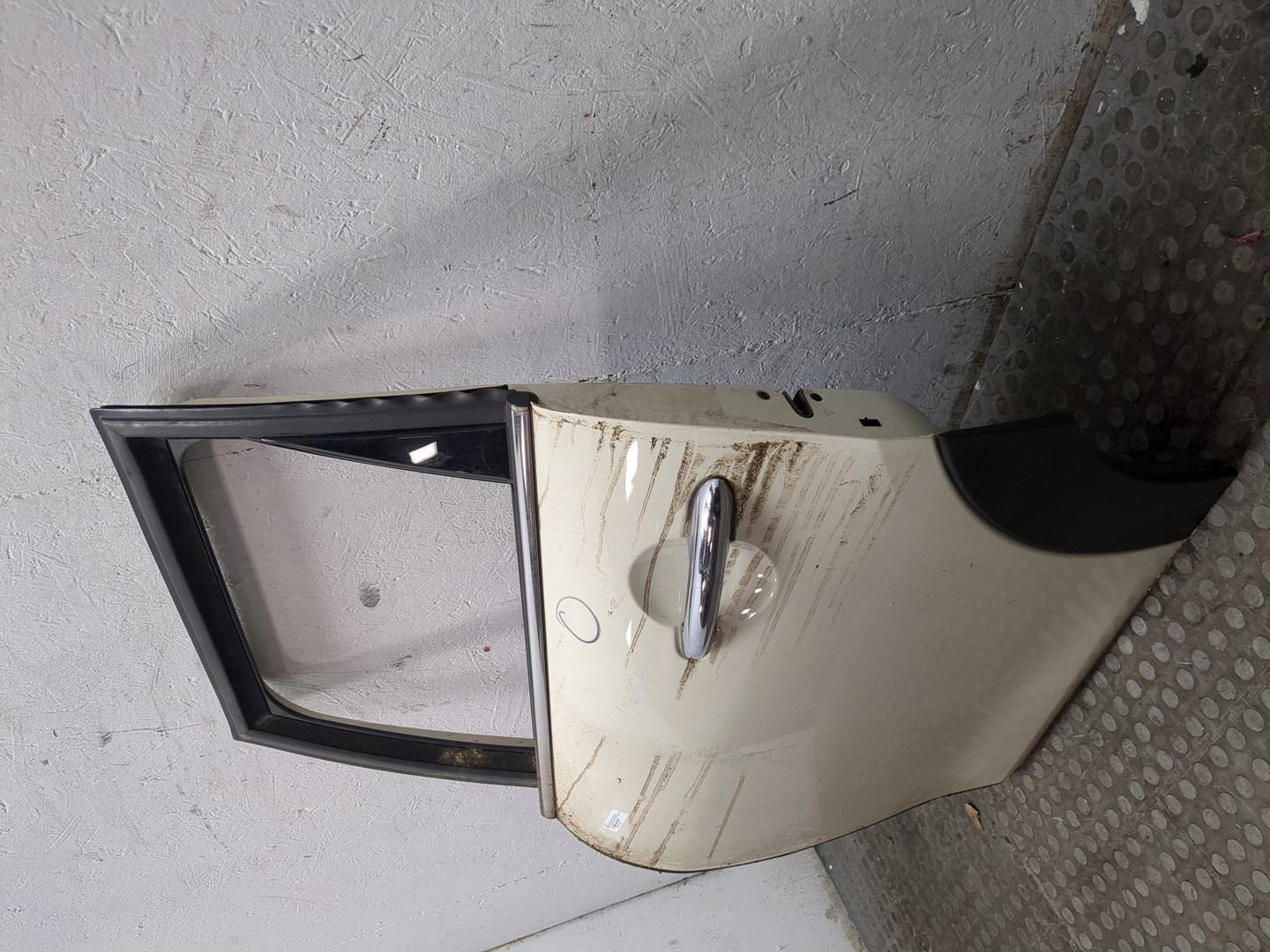 Дверь задняя левая