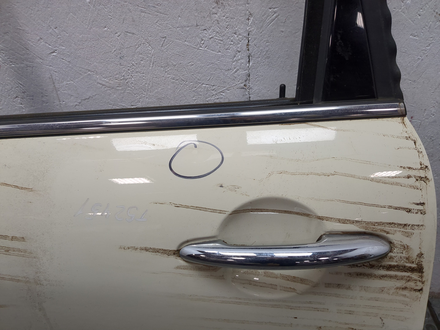 Дверь задняя левая