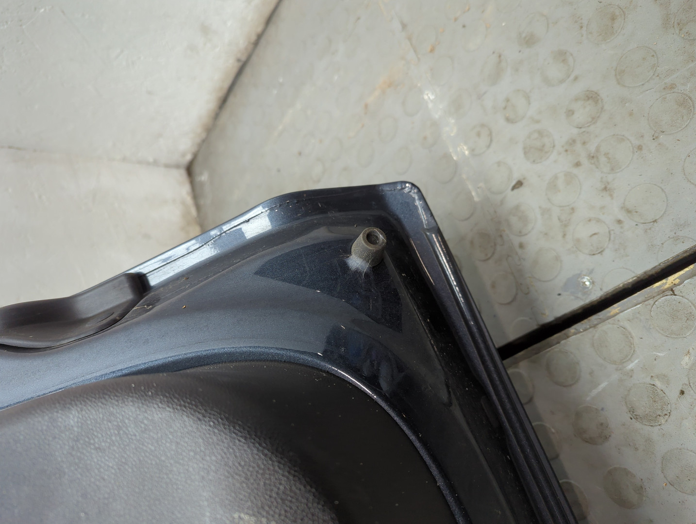 Дверь багажника