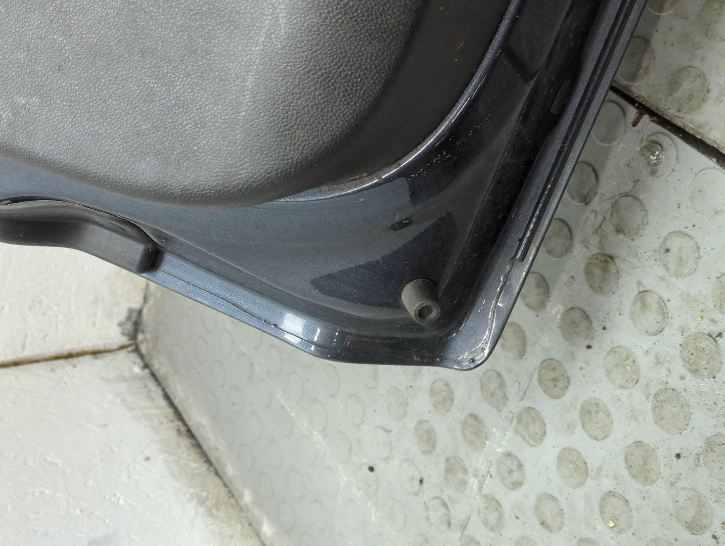 Дверь багажника