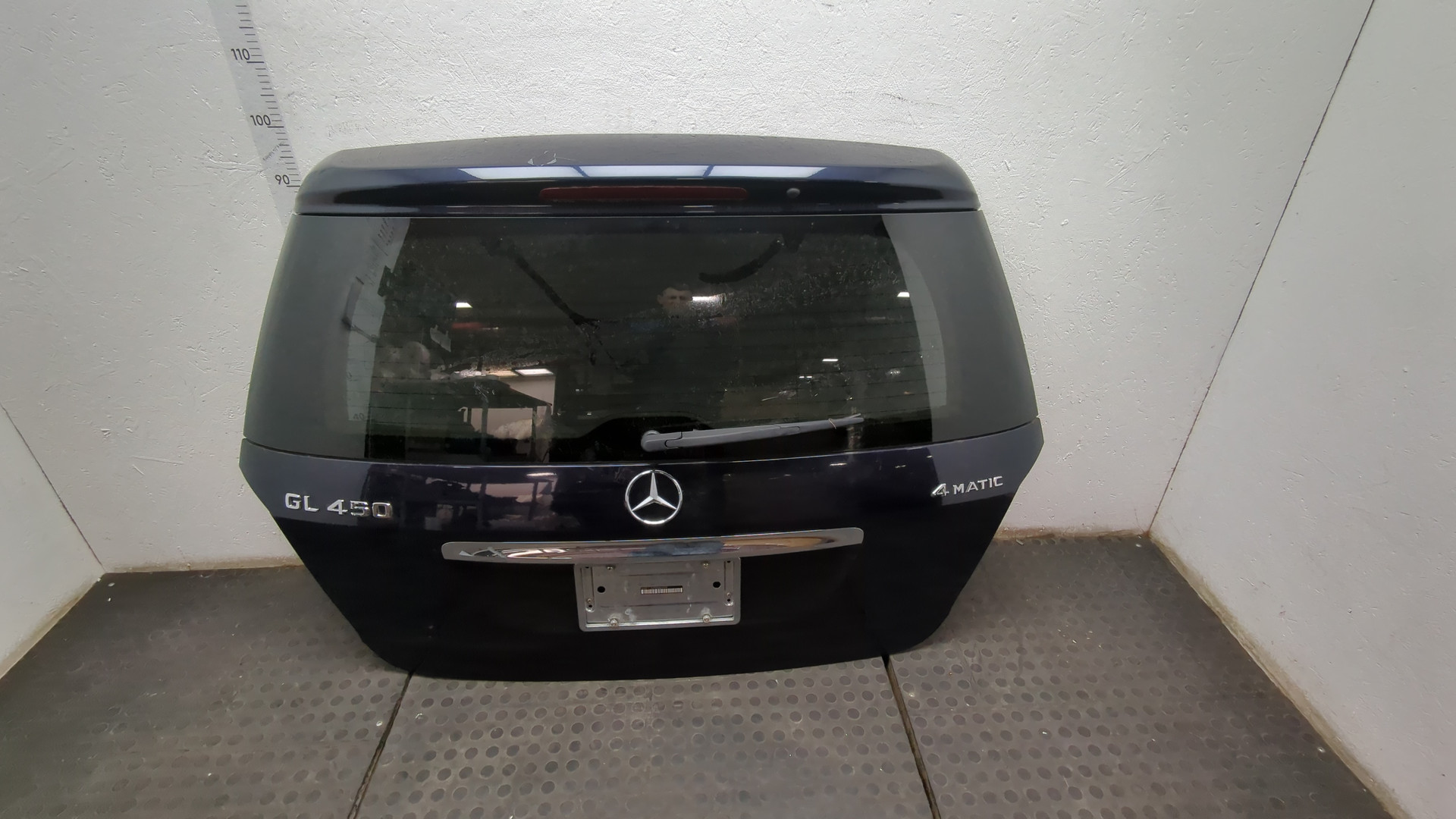 Дверь багажника