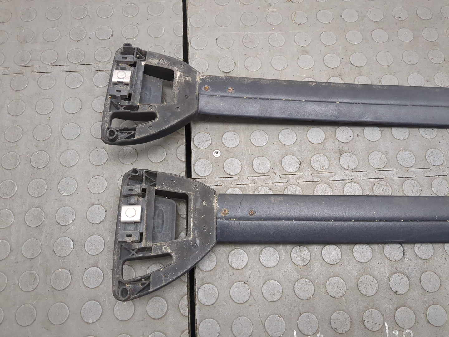 Рейлинги (релинг) к-кт (планки на крышу)