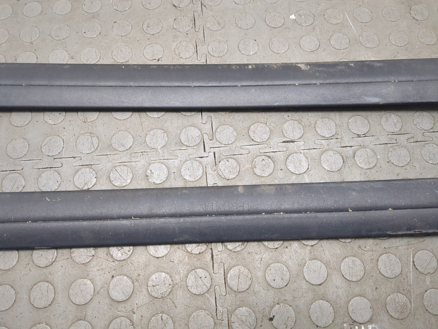 Рейлинги (релинг) к-кт (планки на крышу)