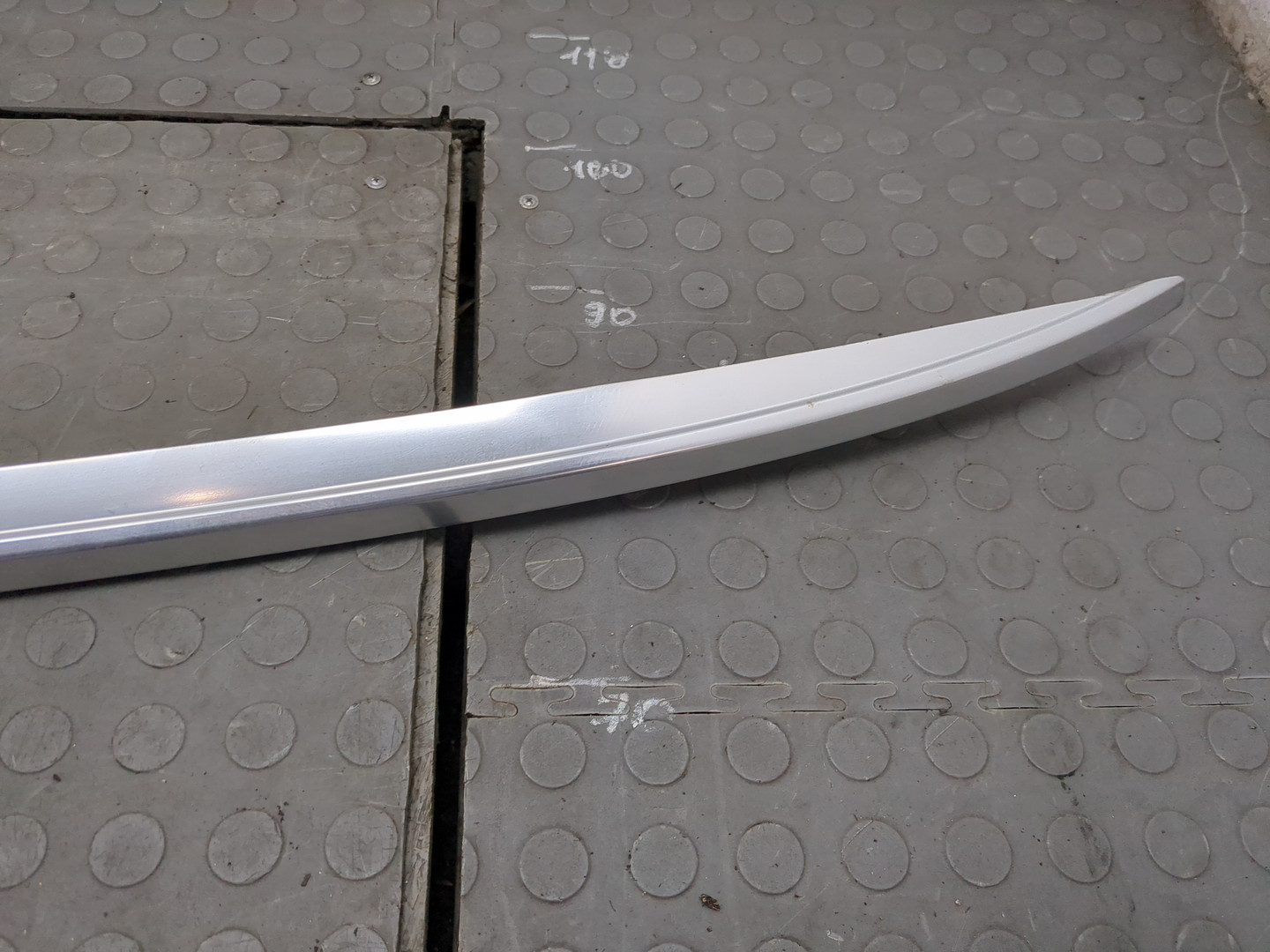 Рейлинг (релинг) левый (планка на крышу)