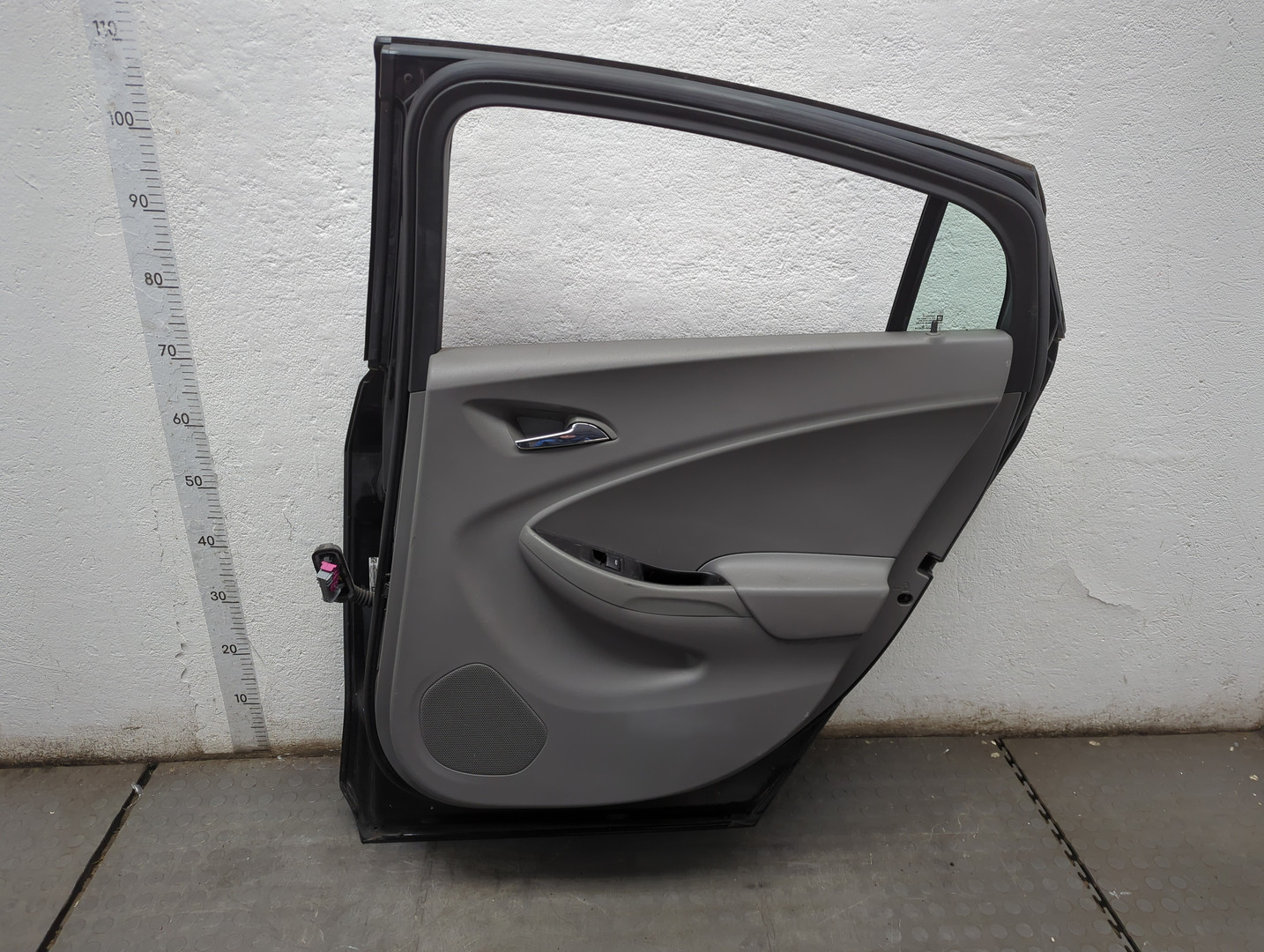 Дверь задняя правая