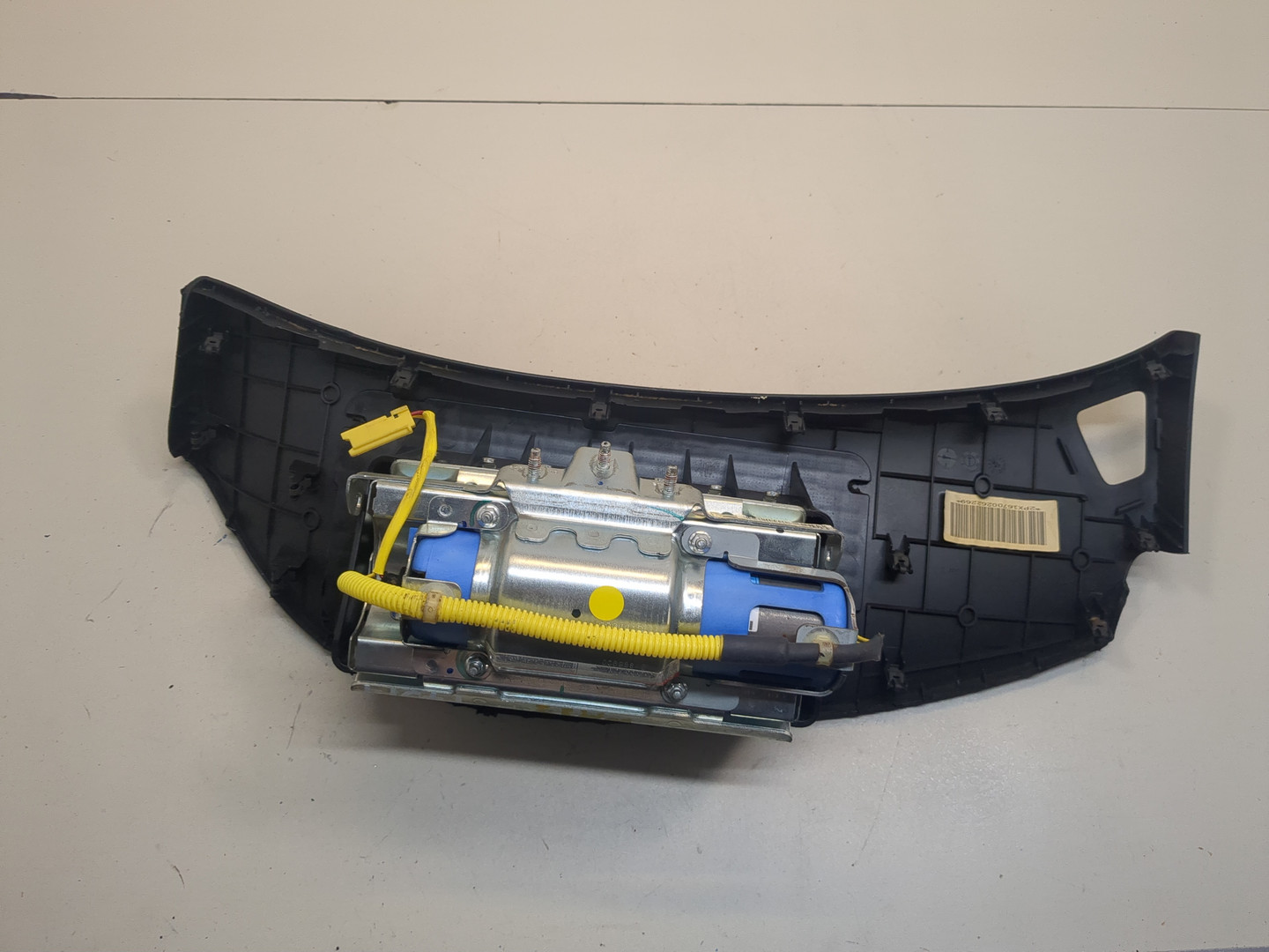 Подушка безопасности пассажирская (в торпедо)