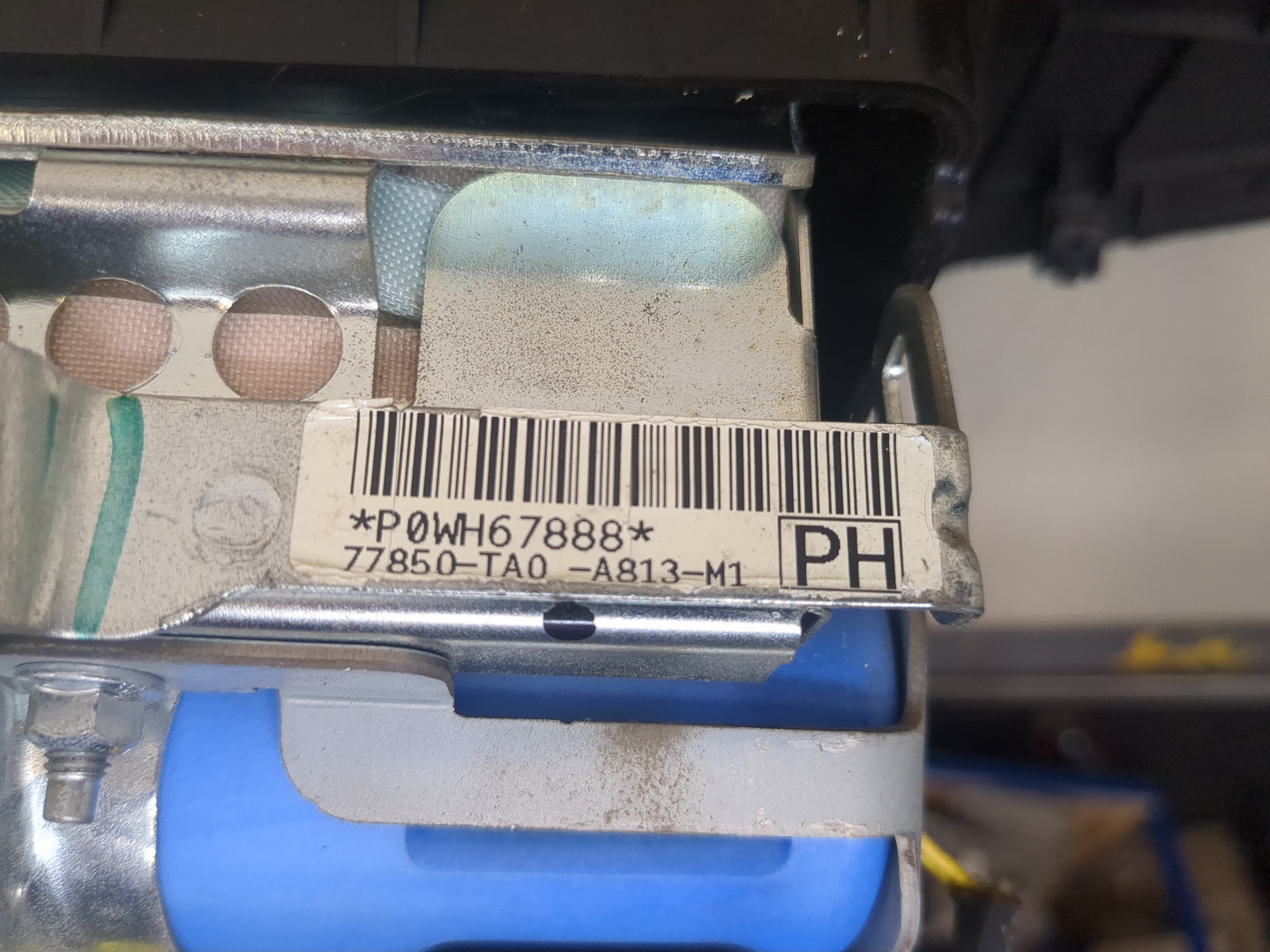 Подушка безопасности пассажирская (в торпедо)