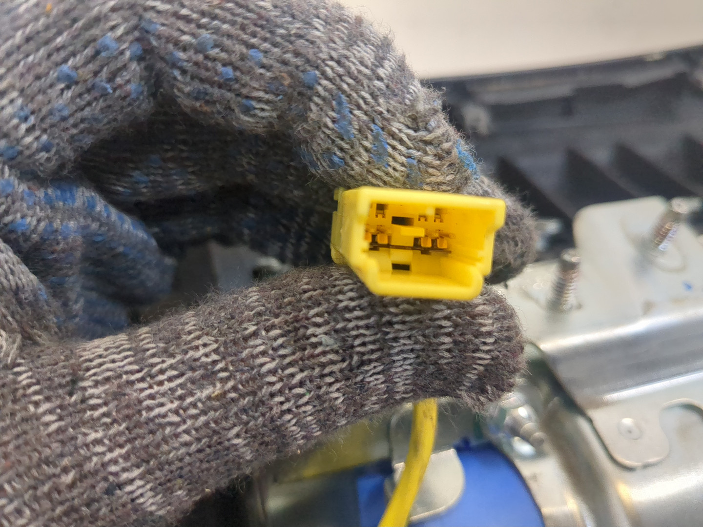 Подушка безопасности пассажирская (в торпедо)