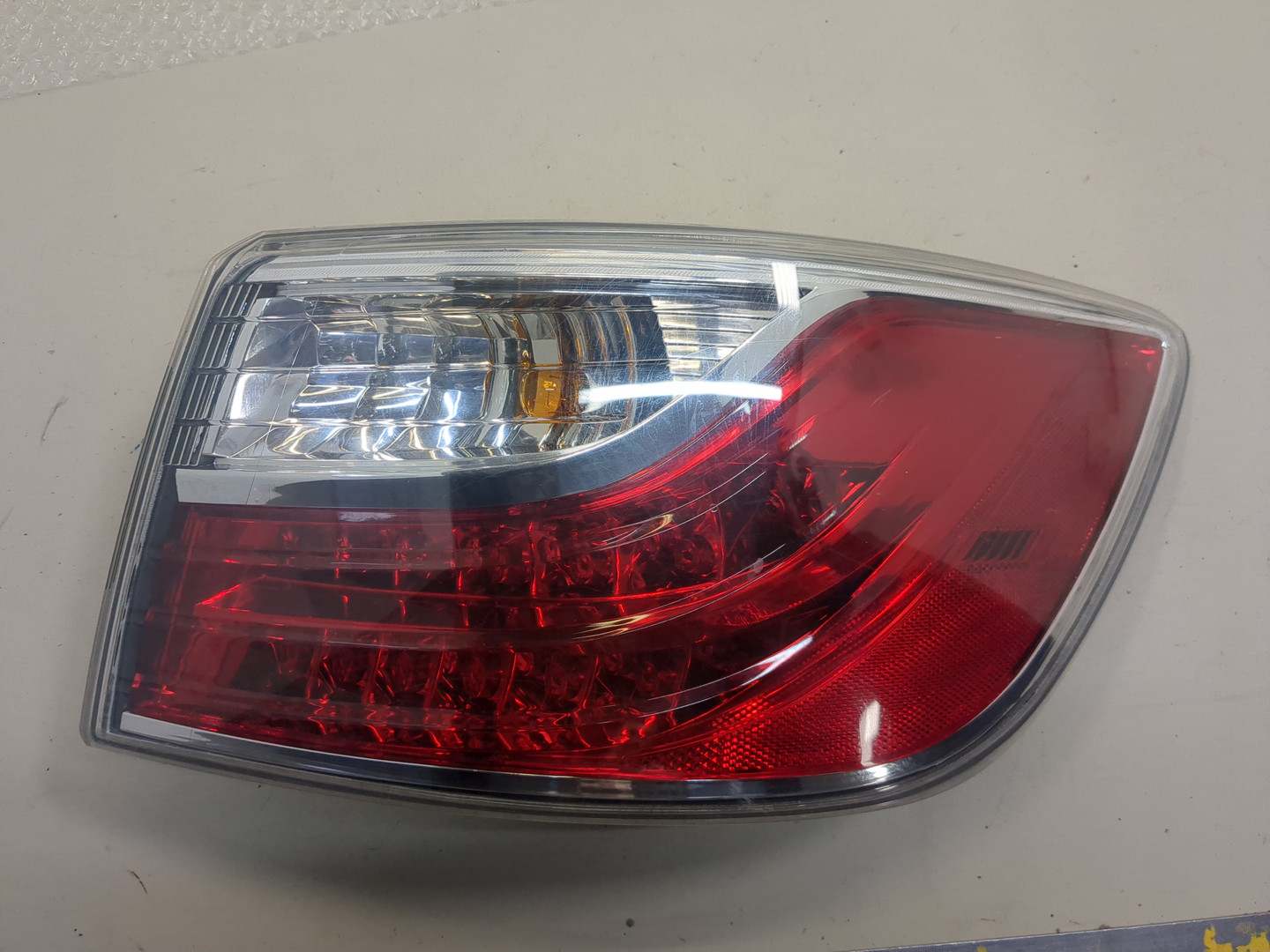 Фонарь задний правый