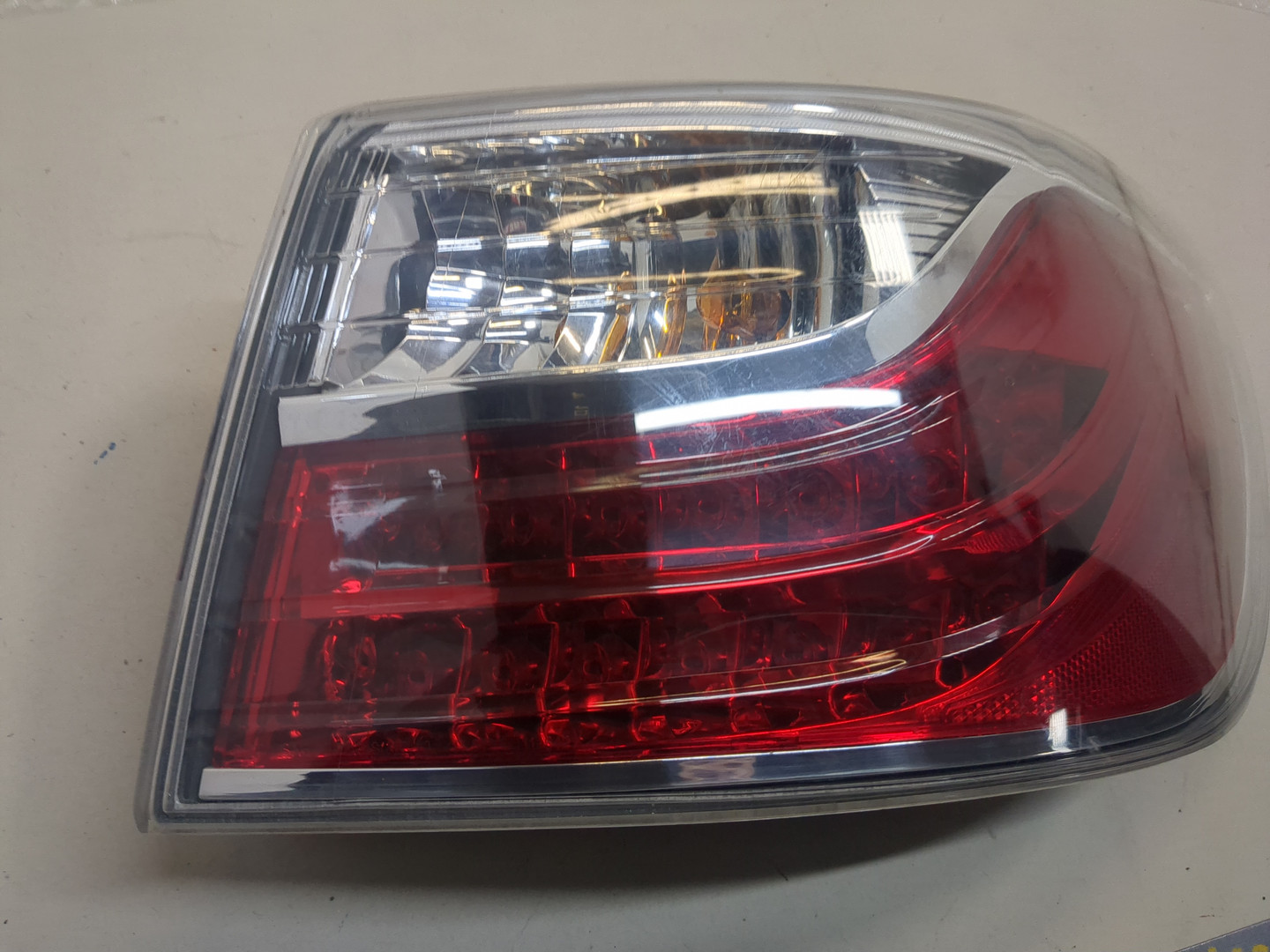 Фонарь задний правый