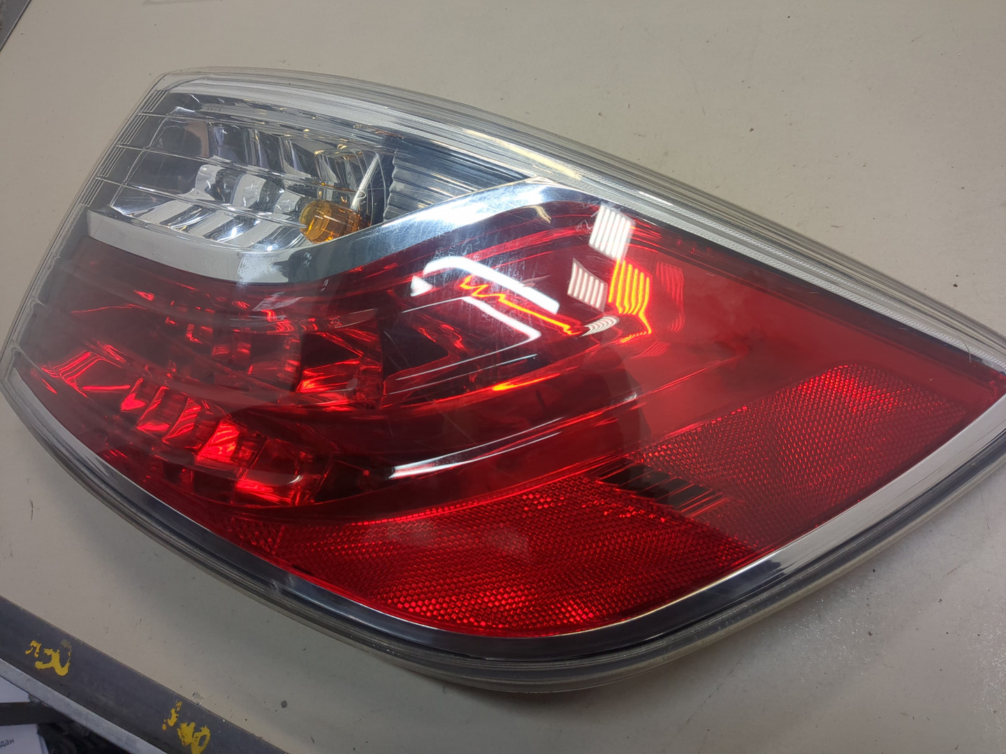 Фонарь задний правый