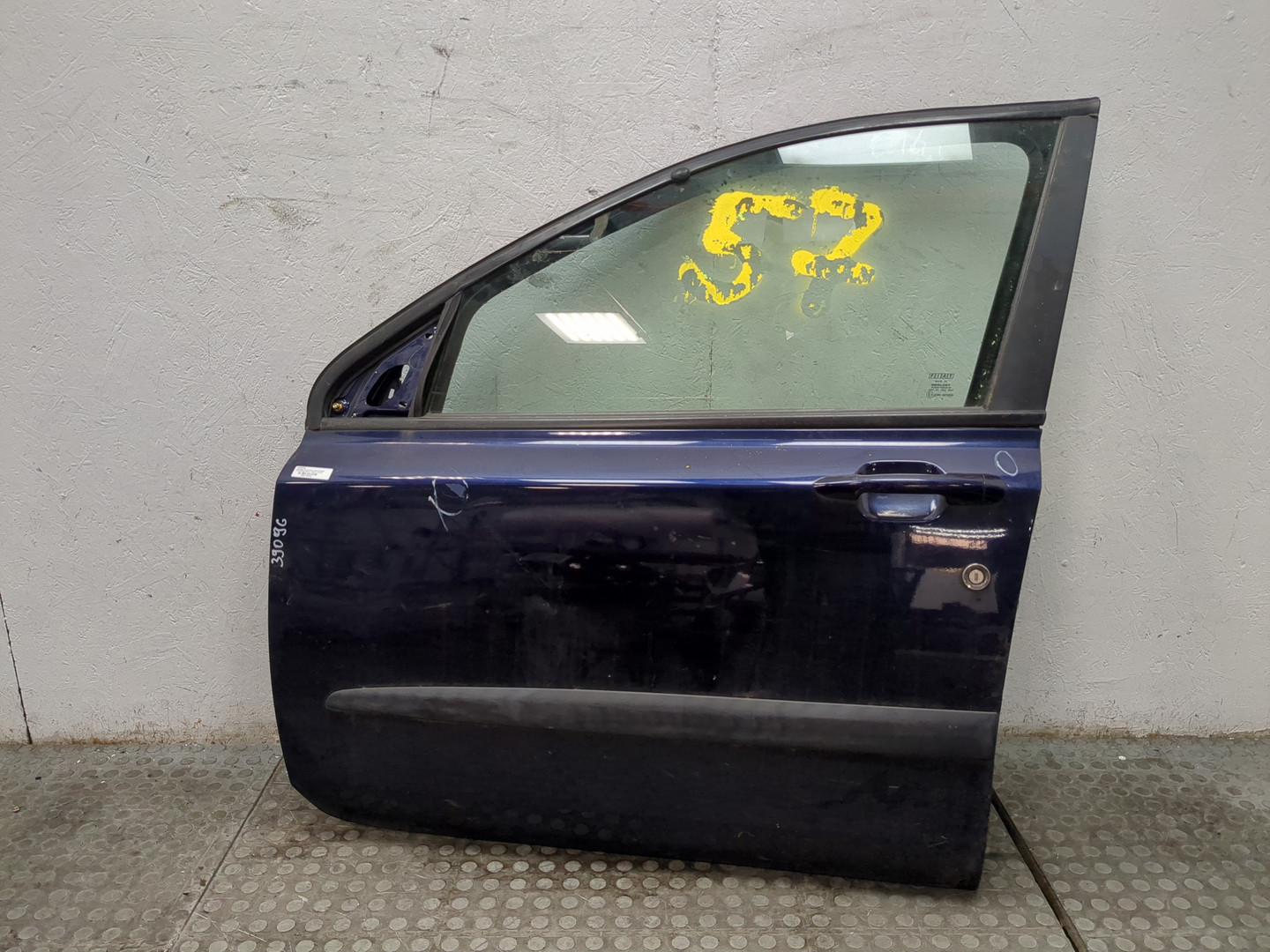 Дверь передняя левая