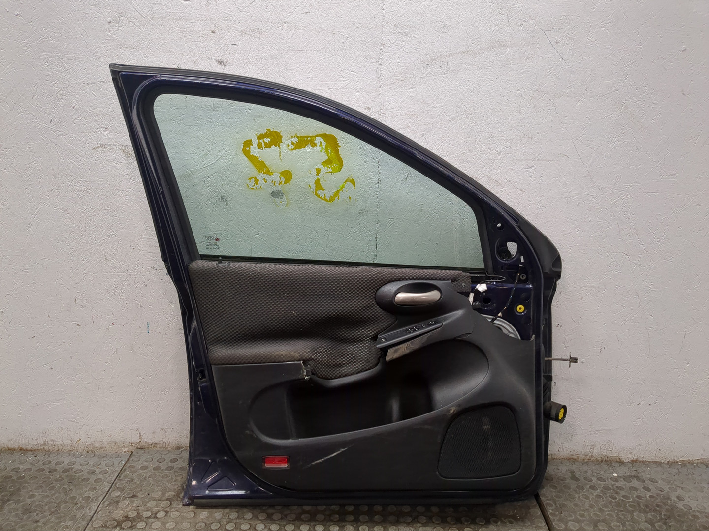 Дверь передняя левая