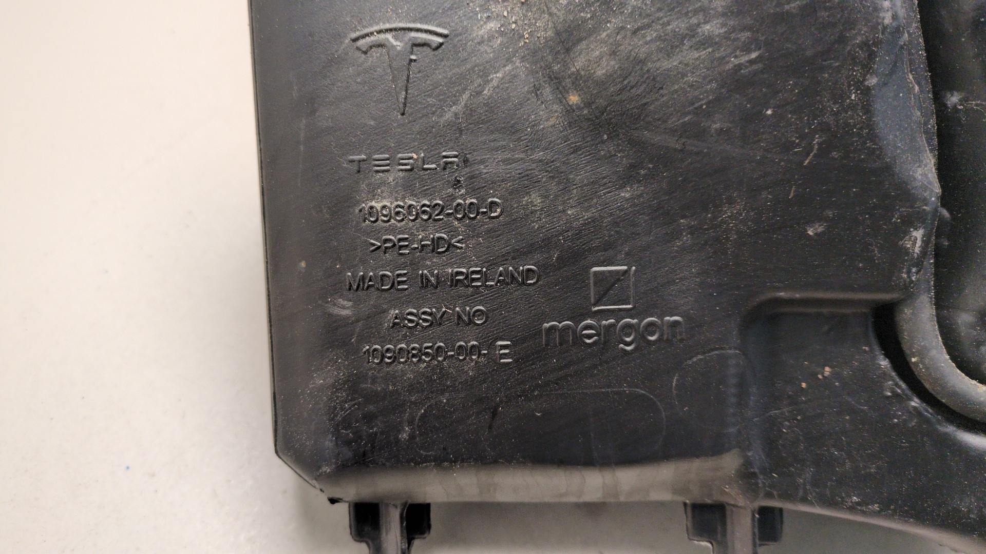 Бачок омывателя лобового стекла