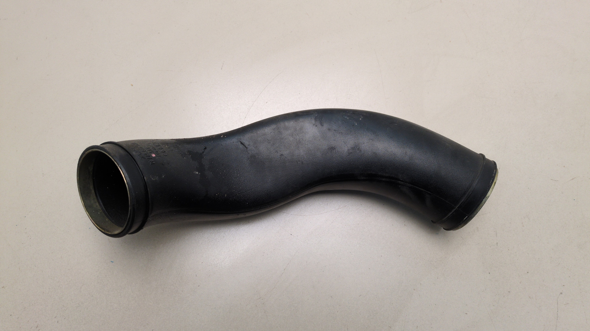 Патрубок воздушного фильтра