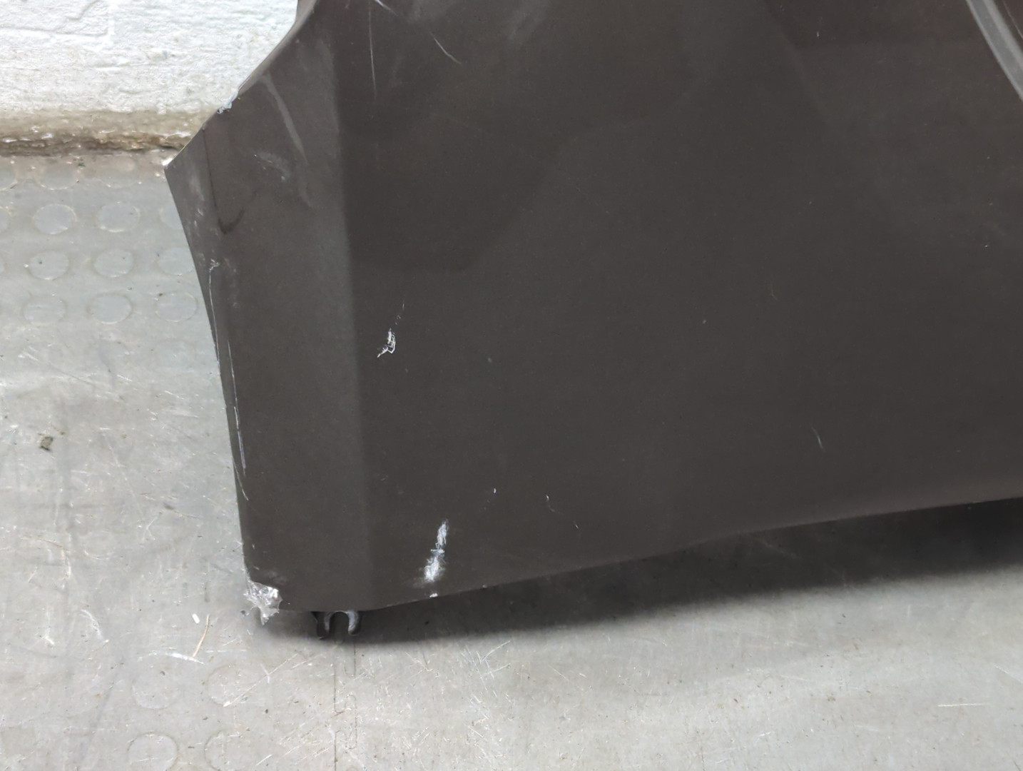 Крыло переднее правое