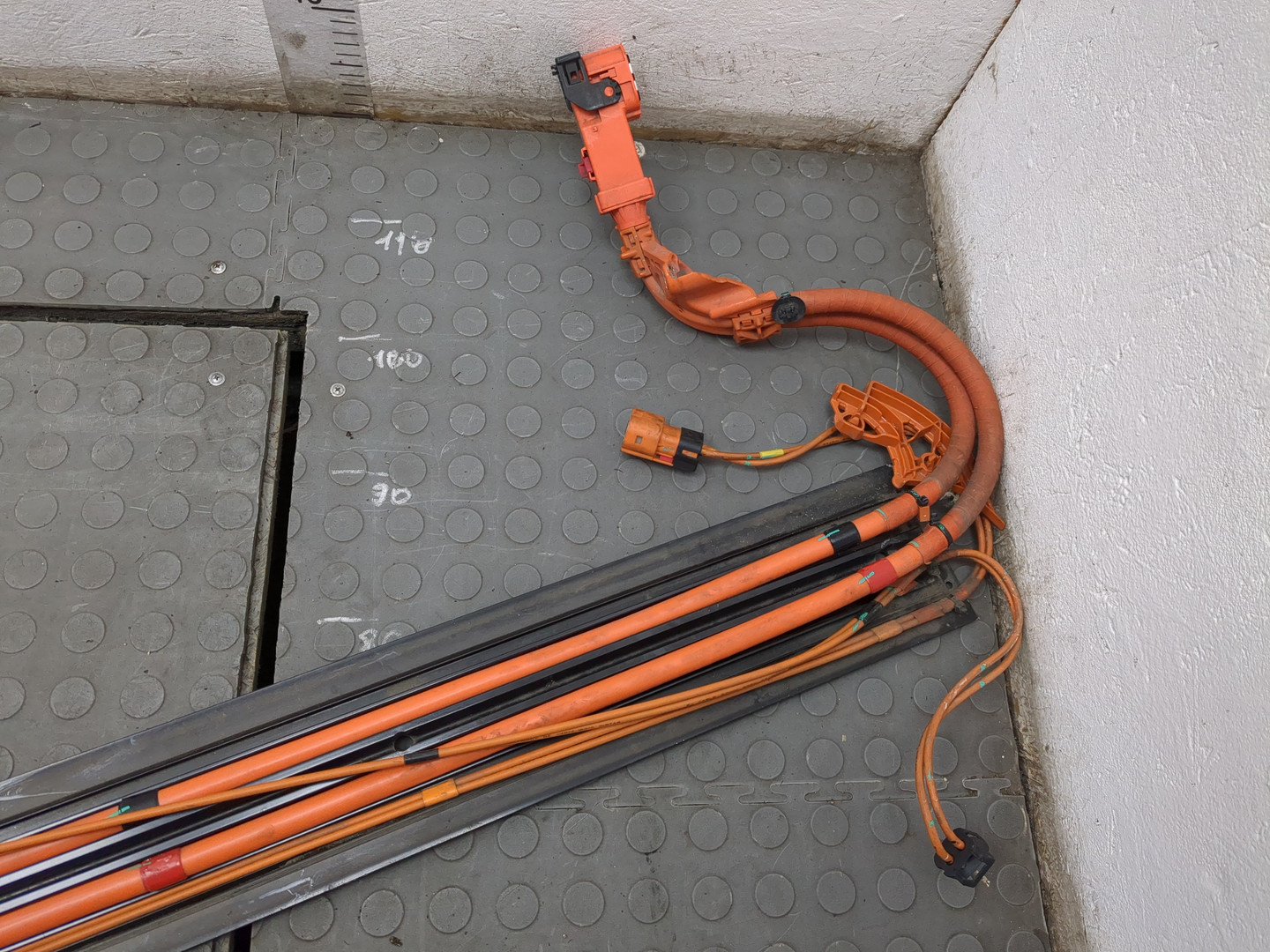 Провод высокого напряжения