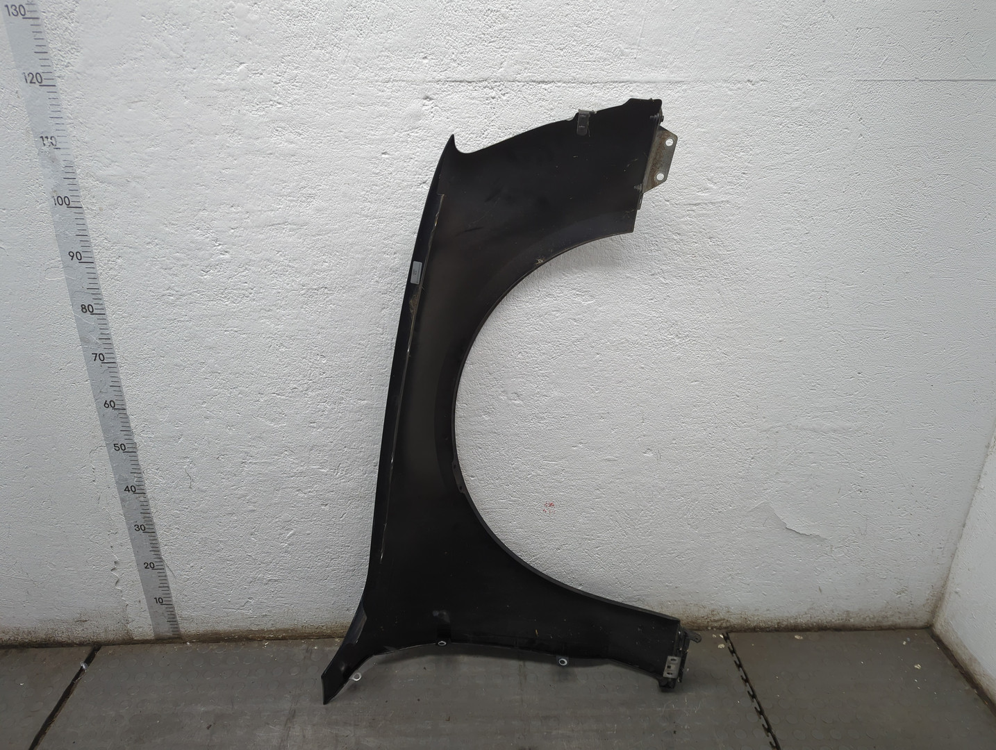 Крыло переднее левое