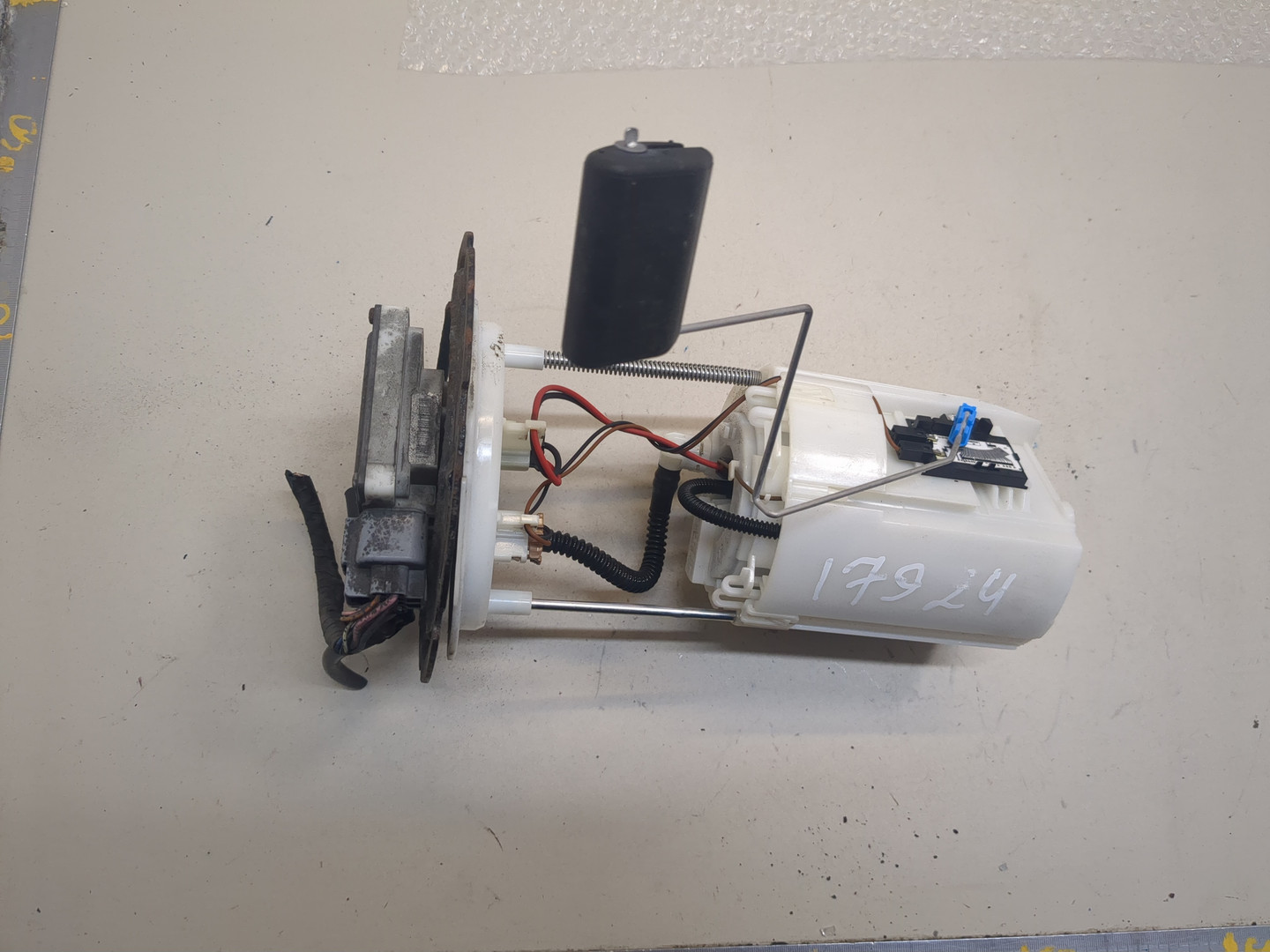 Насос топливный электрический