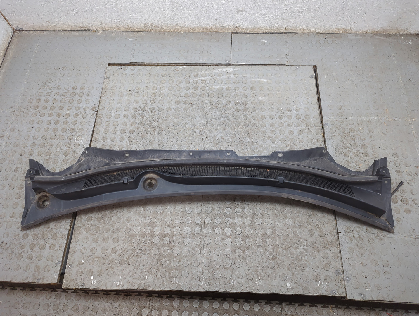 Решетка стеклоочистителей (Жабо)