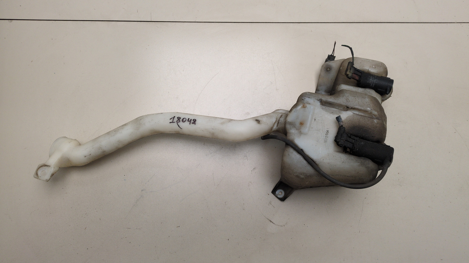 Бачок омывателя лобового стекла