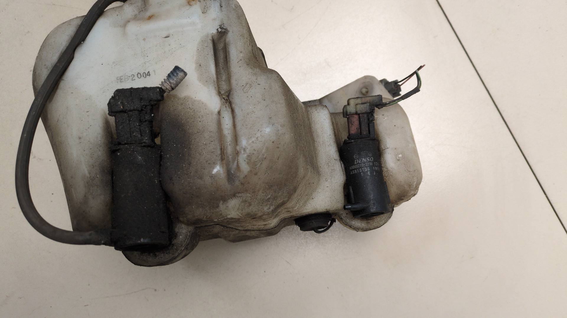 Бачок омывателя лобового стекла