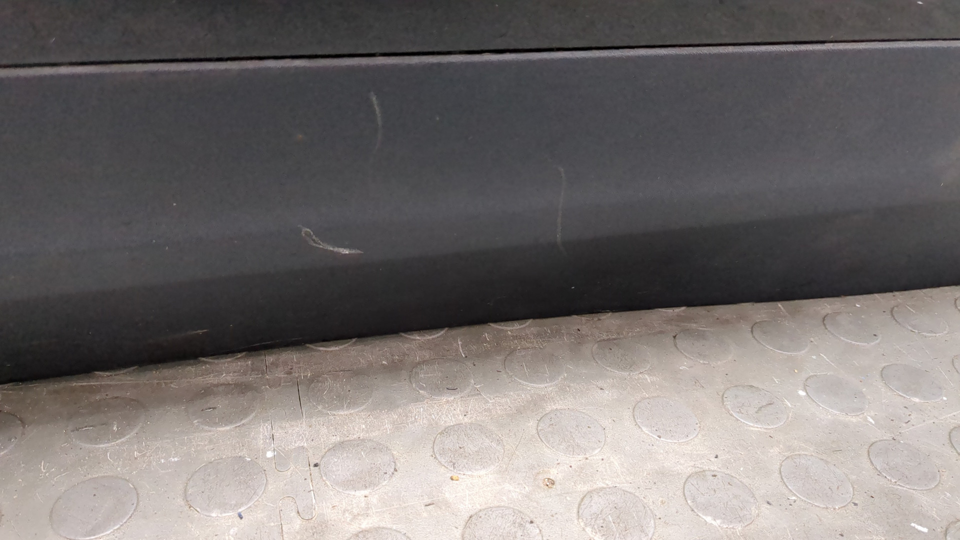 Дверь задняя левая