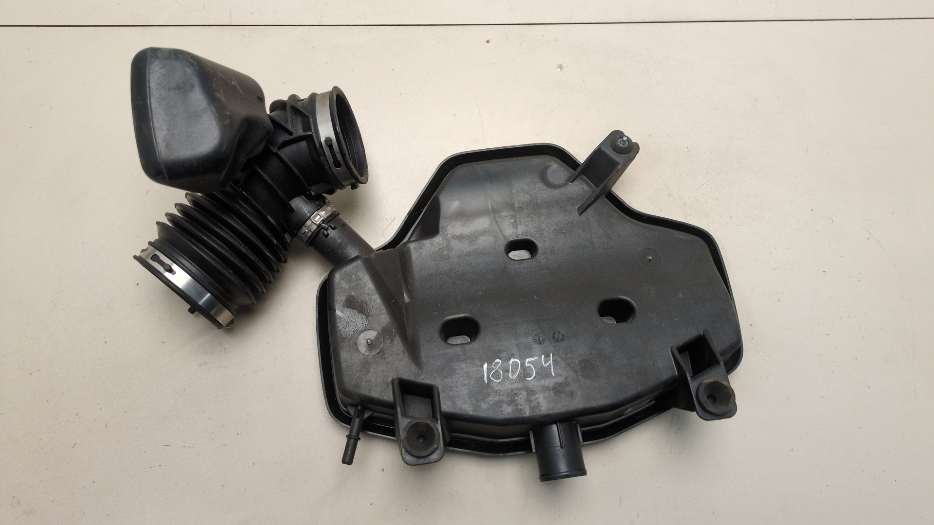 Резонатор воздушного фильтра