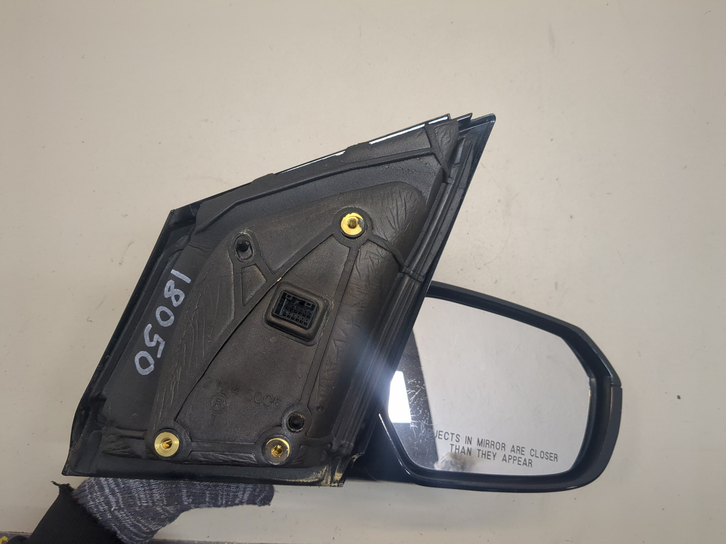 Зеркало правое электрическое