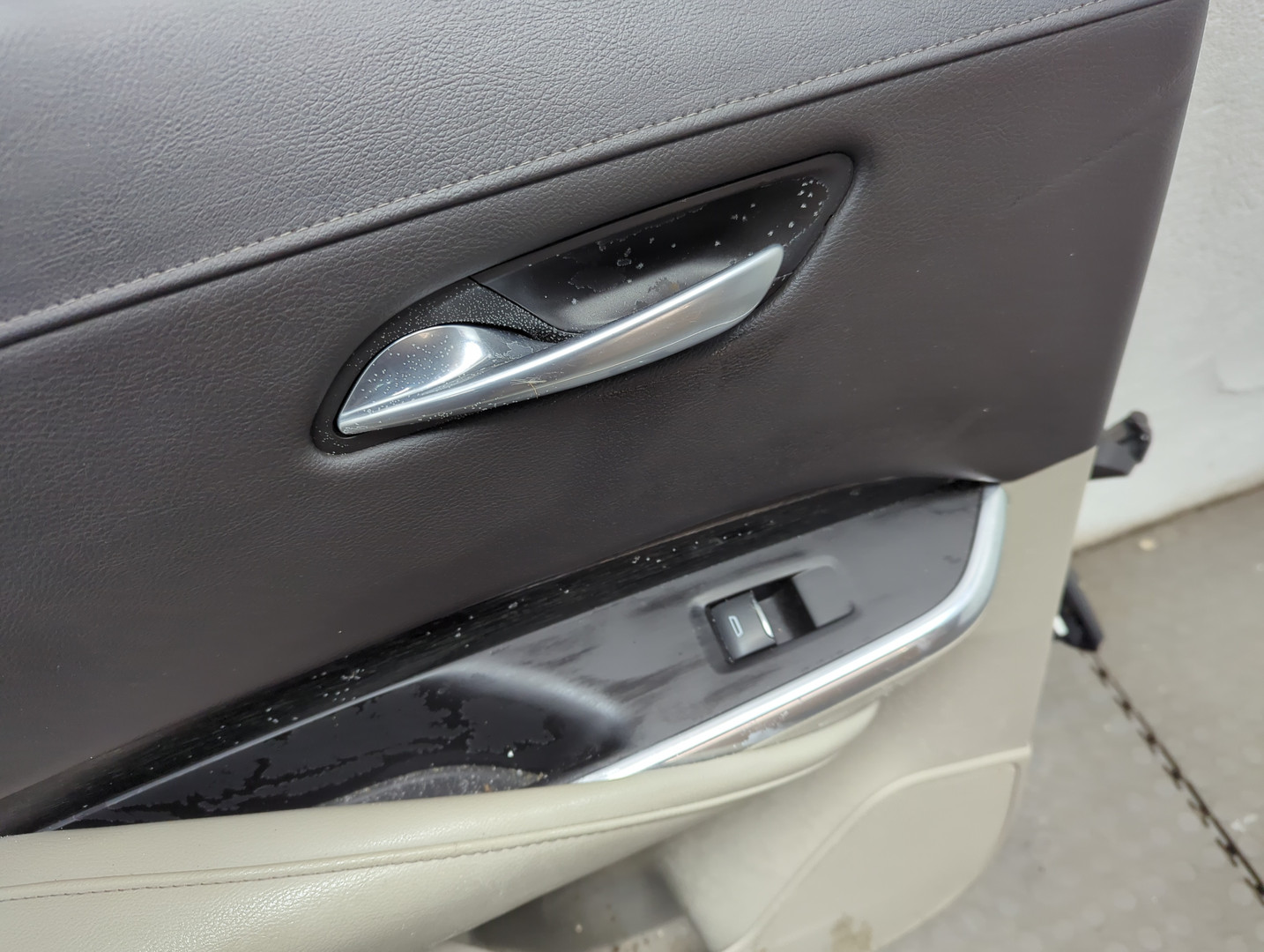 Дверь задняя левая