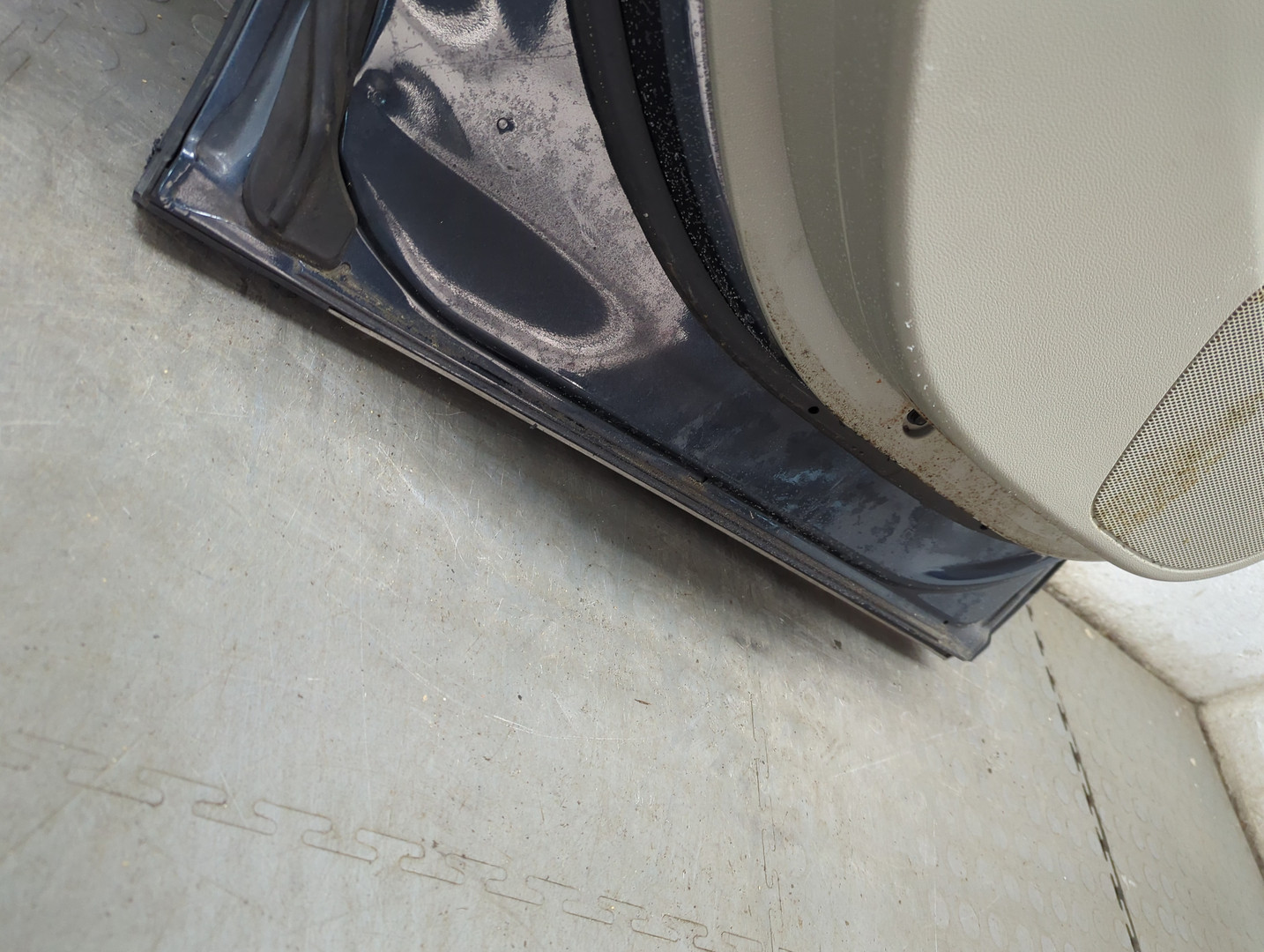 Дверь задняя левая