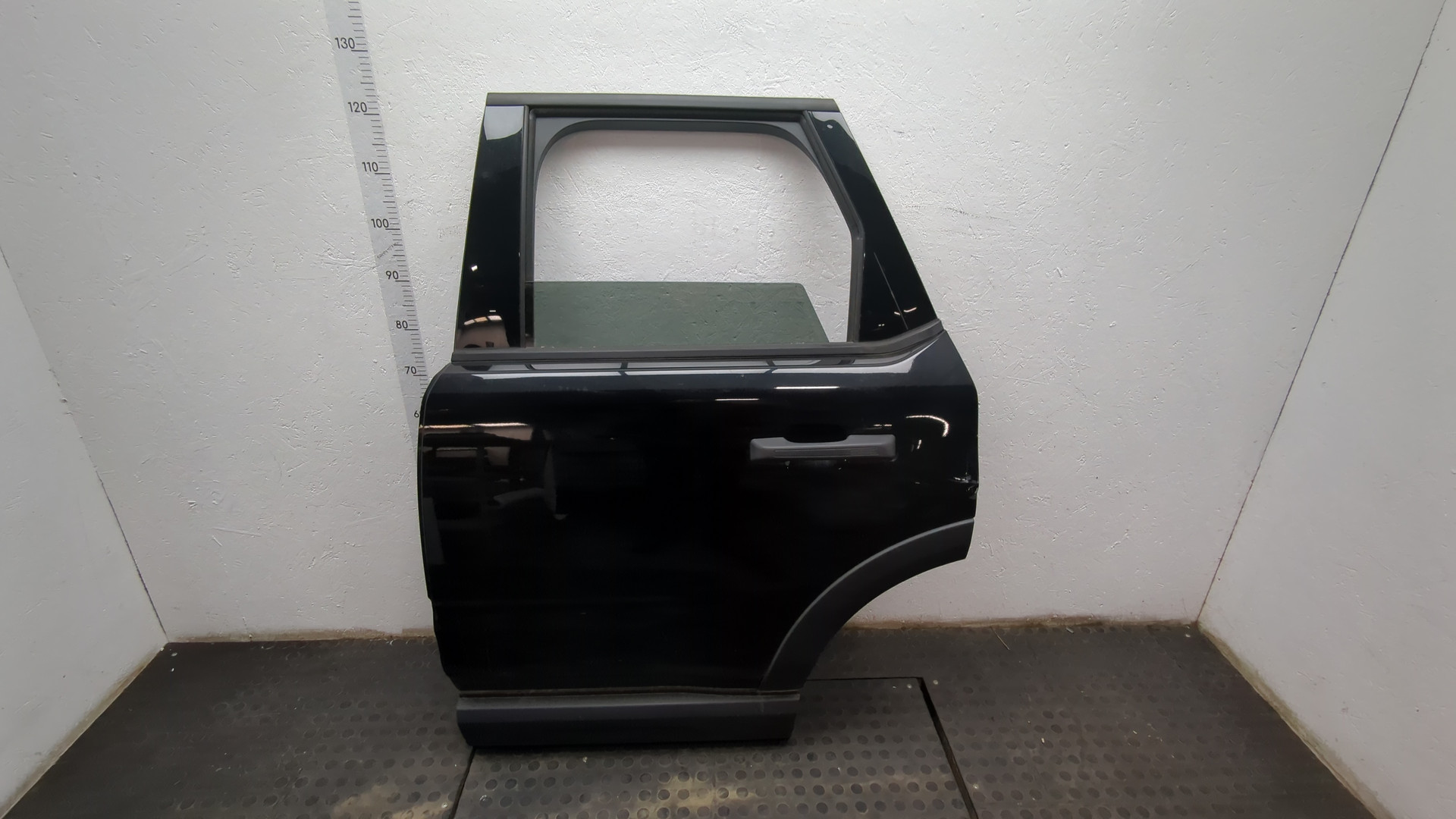 Дверь задняя левая