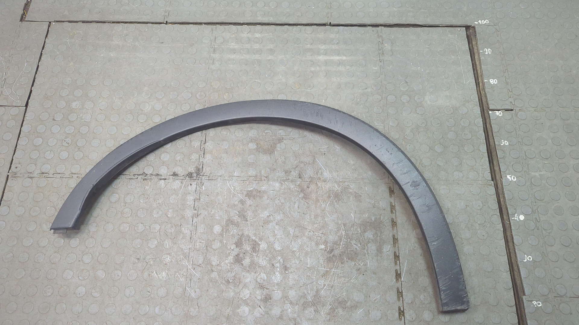 Молдинг заднего крыла правого