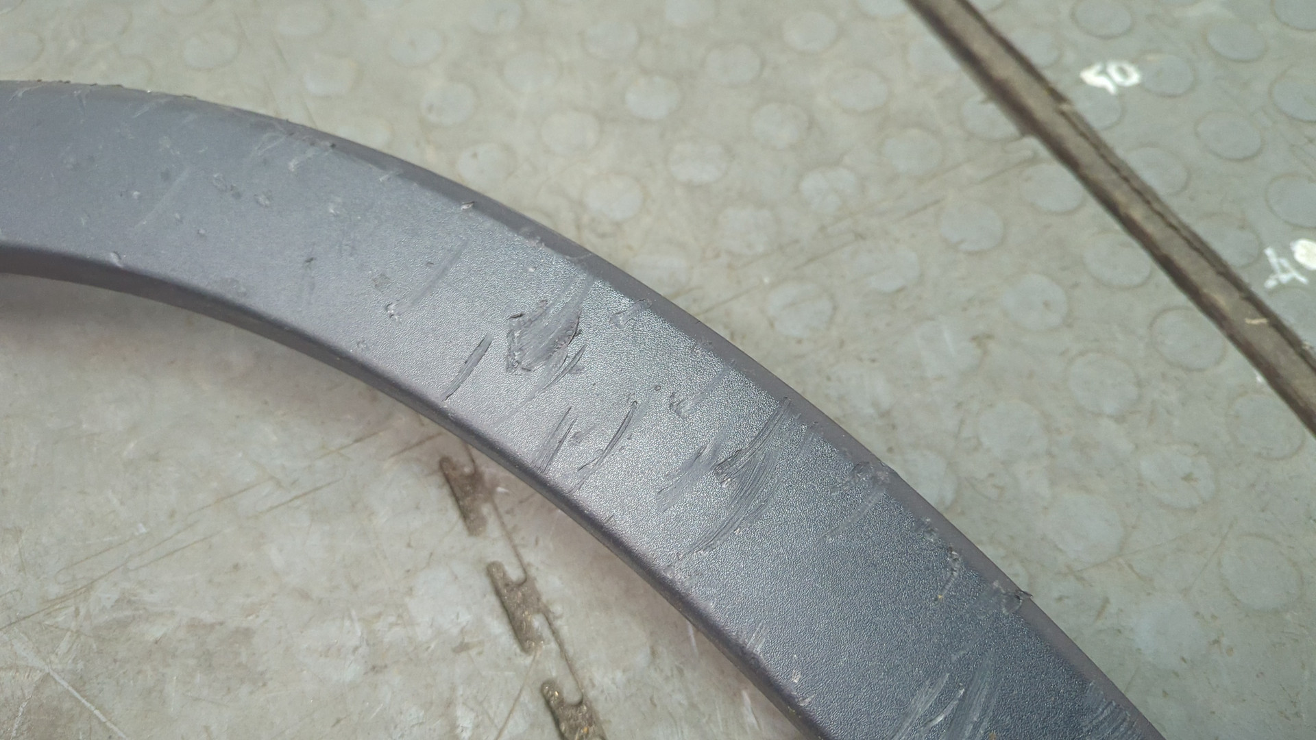 Молдинг заднего крыла правого