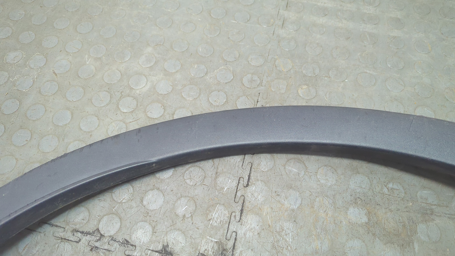 Молдинг заднего крыла правого