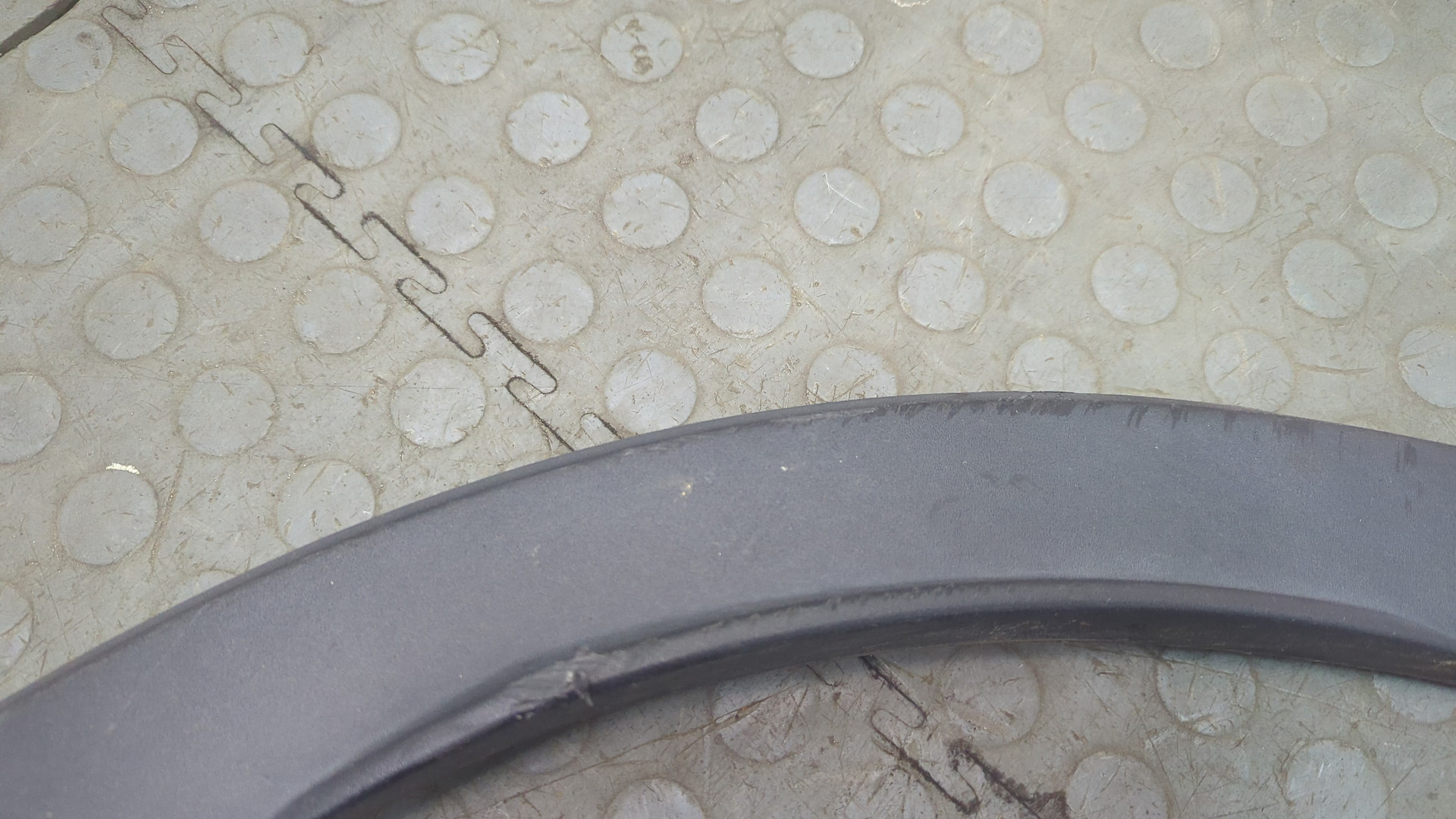 Молдинг заднего крыла правого