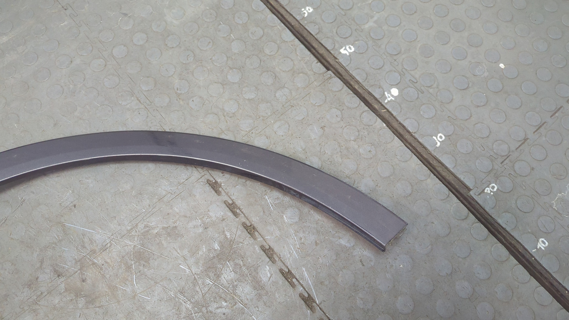 Накладка переднего крыла левого