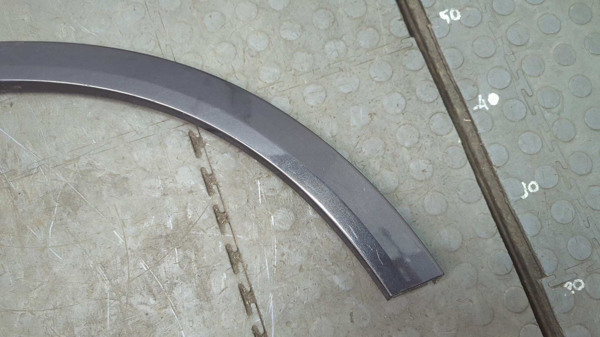 Молдинг заднего крыла правого