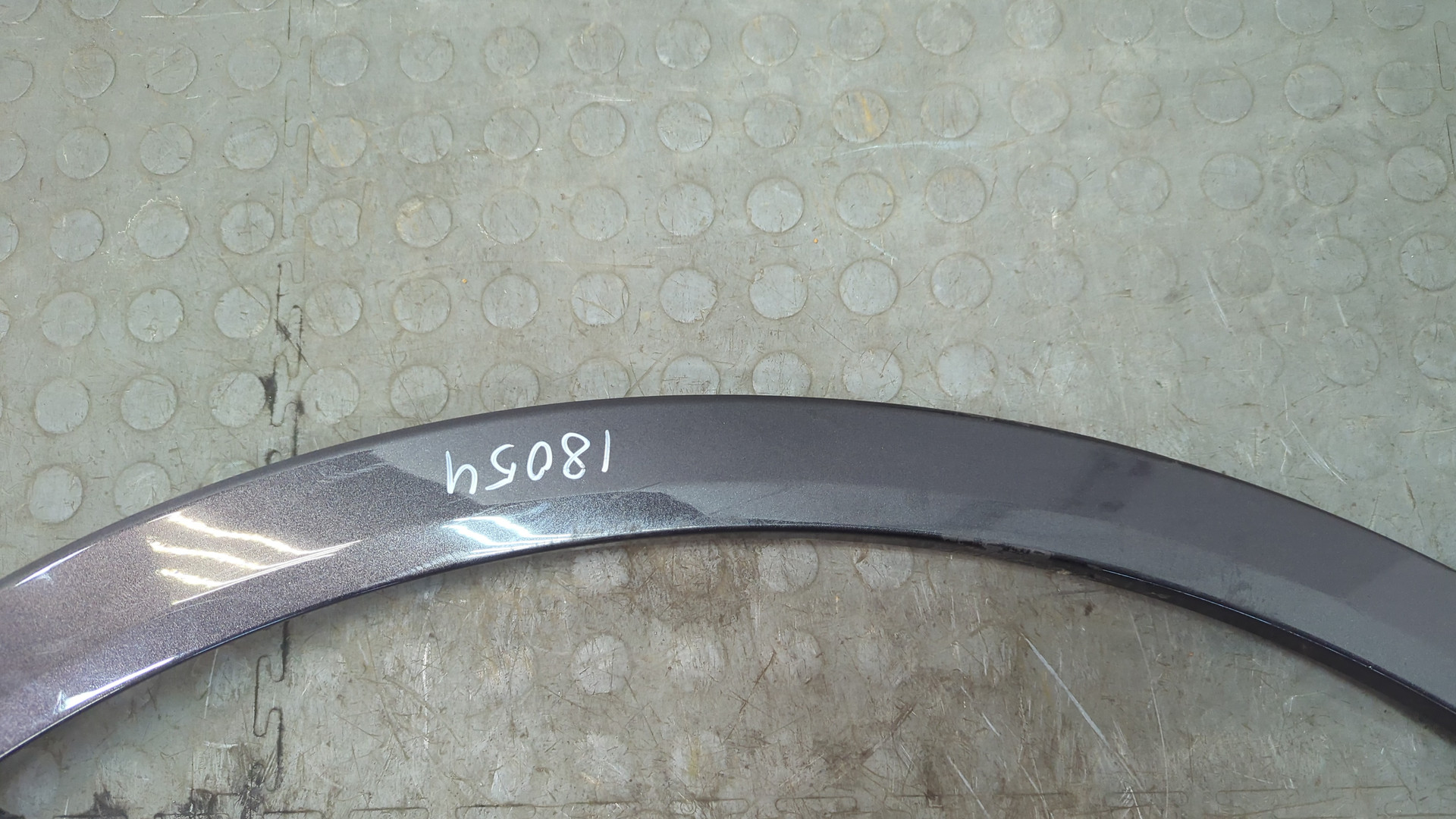 Молдинг заднего крыла правого