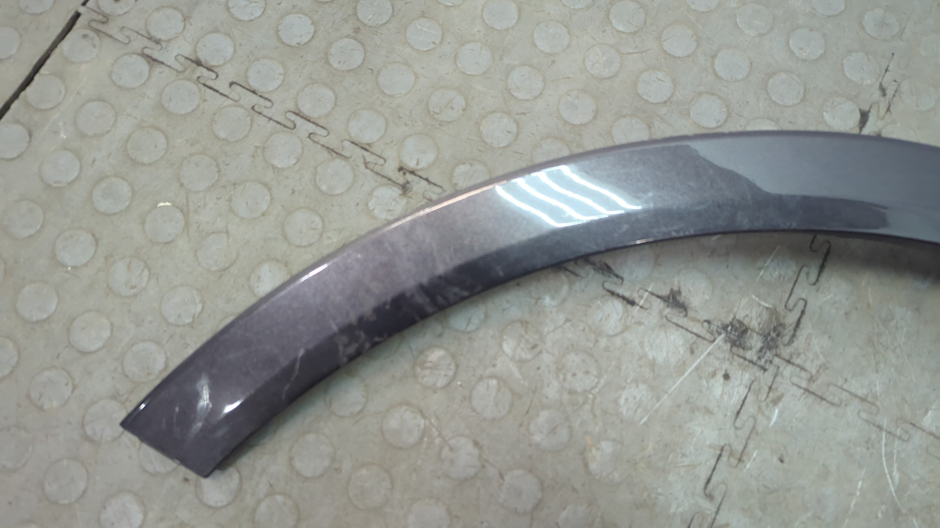 Молдинг заднего крыла правого