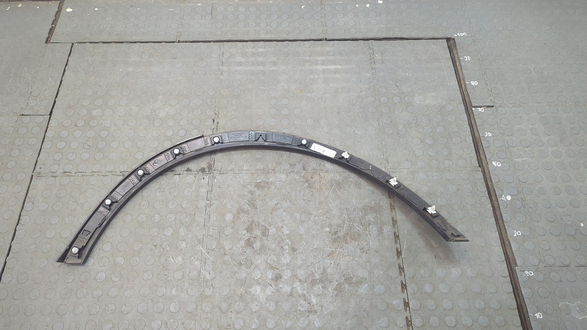 Молдинг заднего крыла правого