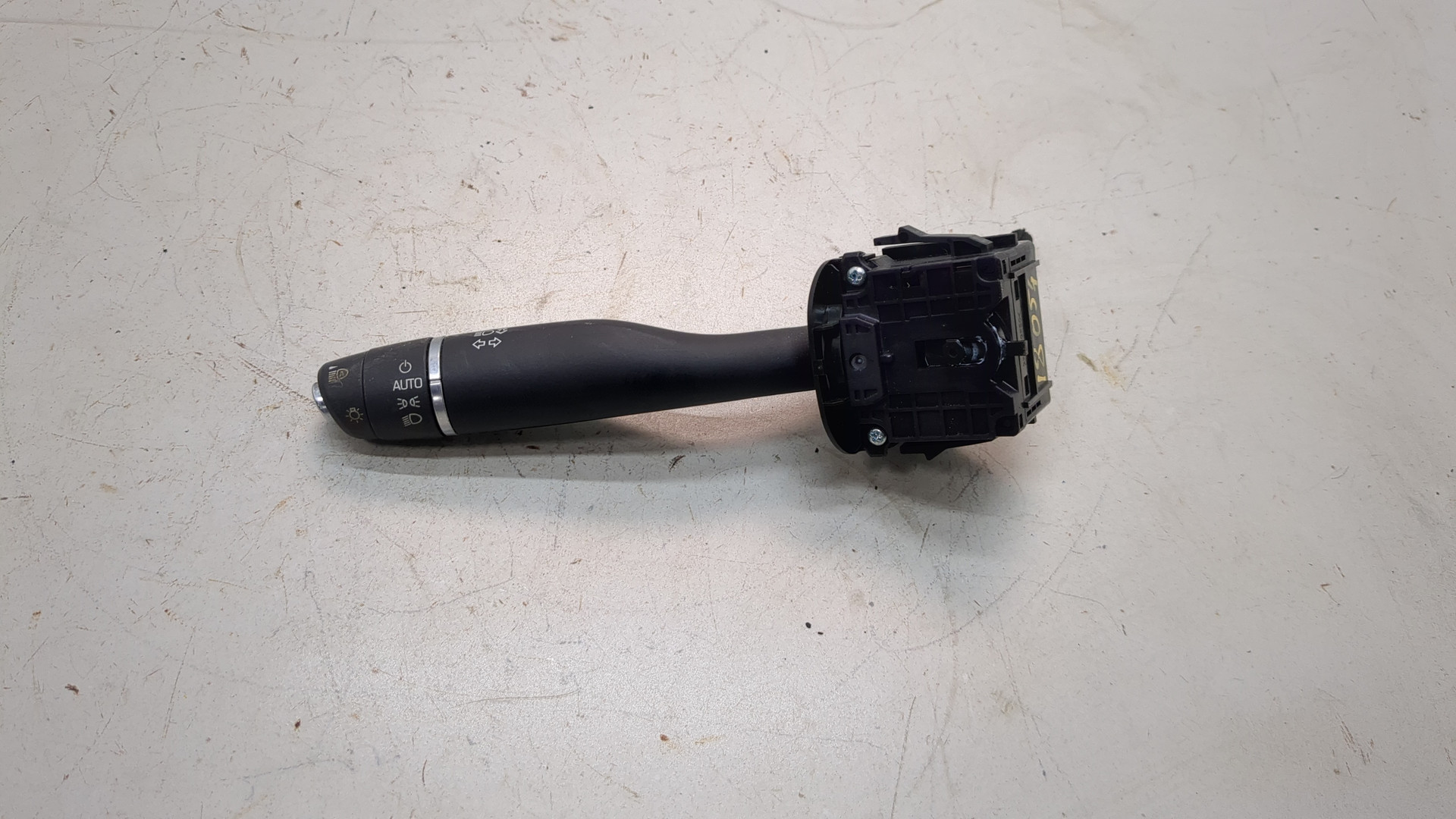 Переключатель поворотов подрулевой