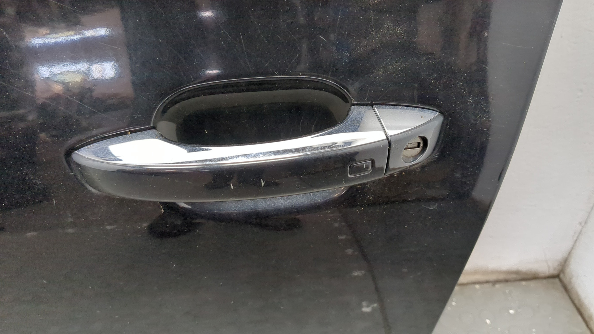 Дверь передняя левая